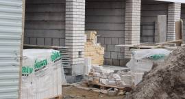 Zespół garaży powstaje przy Wyszyńskiego