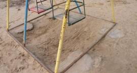 Od próśb mieszkanców o usunięcie betonowego podłoża i renowację w roku 2009, nic, jak...