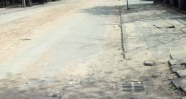 Od jesieni 2006 r. do lipca 2007 r. chodzenie chodnikiem po stronie SP4 na ul....