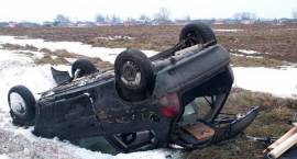 Skutki kolizji podczas wyprzedzania na trasie Wys. Maz. - Zambrów w dn. 19.01.2011 r....