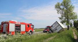 DK8: TIR w rowie