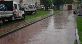 Zdjęcia wykonane przez naszego czytelnika przedstawiające budowę placu zabaw,...