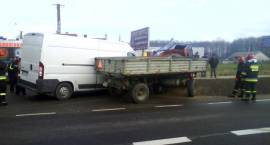 Kolizja ciągnika z dostawczym Citroenem w Woli Zambrowskiej 