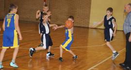 Klasy sportowe rywalizują w koszykówce