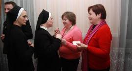 Spotkanie opłatkowe zambrowskich nauczycieli z ks. bp. Tadeuszem Bronakowskim