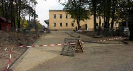 Nowe uliczki dojazdowe do hal i biurowca od strony Alei Woj. Pol. /Fot. G.Zawistowski