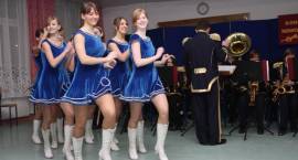 Koncert Noworoczny Miejskiej Młodzieżowej Orkiestry Dętej w Miejskim Gimnazjum nr 1