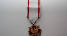 ZSA z odznaką Polskiego Czerwonego Krzyża