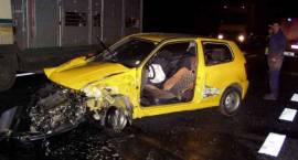 Skutki czwartkowego wieczornego wypadku - zniszoczny VW Polo /Fot. M.Rytelewski