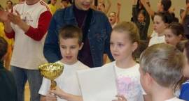 Podsumowanie współzawodnictwa sportowego szkół podstawowych w Zambrowie w 2008 r. /Fot....