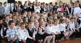 Uroczystość z okazji Dnia Edukacji Narodowej w Szkole Podstawowej Nr 3 w Zambrowie