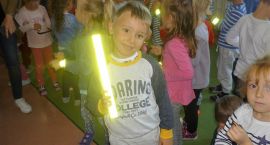 Dzieci z MP6 spotkały się z pracownikiem policji, fot. MP6 Zambrów