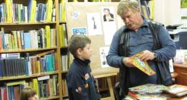 Wiesław Drabik autor ponad 100 książek dla dzieci	 gościł w Bibliotece Gminnej w...