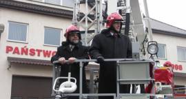 Prezentacja nowego podnośnika hydraulicznego zakupionego w litopadzie 2007 r./Fot....