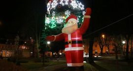 Tak prezentuje się świąteczna iluminacja w Zambrowie