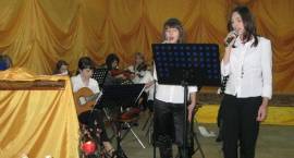 Występ zespołu wokalno-instrumentalnego Camerata /Fot. Łukasz Laskowski