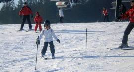 Przedszkolaki z Akademii Malucha uprawiają sport, uczą się o sporcie i kibicują sportowcom