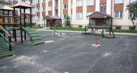 Plac zabaw na osiedlu Raginisa