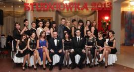 Studniówka Zespołu Szkół Ogólnokształcących - zdjęcia grupowe