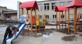 Budowa placu zabaw przy SP5. Stan prac z 21. lipca 2011 r.