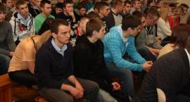Uczniowie z Zambrowa pamiętają o Katyniu