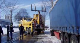 TIR w rowie k/Laskowca - 28.01.2007 r. /Fot. Marek Rytelewski SOS Assistance
