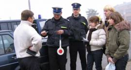 PCK Patrol na ulicach Zambrowa razem z policjantami kontrolowali i pouczali kierowców...