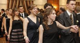 Studniówka 2012 maturzystów z Zespołu Szkół Ogólnokształcących w Zambrowie - ZSO...