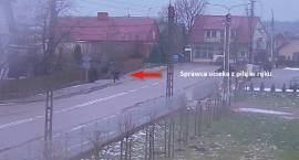 Zuchwała kradzież. Monitoring w Szumowie przynosi efekty