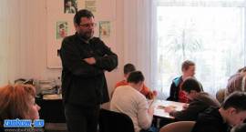 Warsztaty ze znanym rysownikiem w Bibliotece w Szumowie