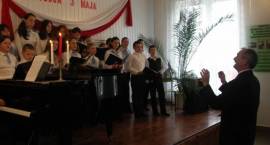 występ chóru - dyryguje Wiesław Saniewski /Fot. G.Zawistowski