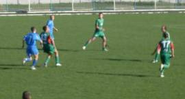 Mecz o mistrzostwo III ligi: Olimpia Zambrów vs. Orzeł Kolno (18.04.2009 r.) /Fot....