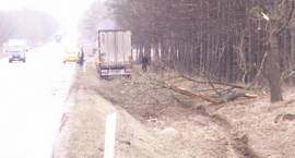 TIR w rowie /Fot. Marek Rytelewski, SOS Assistance