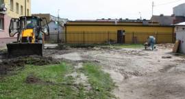 Przebudowa nawierzchni i placu zabaw pomiędzy blokami Sadowa 1 i Podedwornego 2