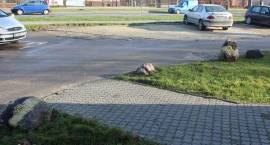 ZSM walczy z niesfornymi kierowcami … kamieniami