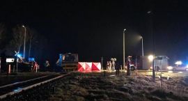 Wypadek na przejeździe kolejowym w Czerwonym Borze. Droga zablokowana