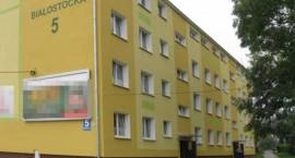 Blok przy ul. Podedwornego 5 został ocieplony w tym roku /Fot. 06.10.2008 r. Anna...