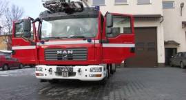 MAN SDH 25 wyposażony w podnośnik hydrauliczny z koszem oraz drabiną sięgający 25...