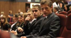 Trzecioklasiści pożegnali się z Miejskim Gimnazjum nr 1 w Zambrowie