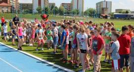 Nietypowy, otwarty trening Olimpii Zambrów. Piłkarze ćwiczyli z dziećmi