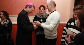 Spotkanie opłatkowe zambrowskich nauczycieli z ks. bp. Tadeuszem Bronakowskim
