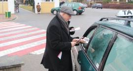 Kandydat na senatora Jerzy Ząbkiewicz pojawił się na ulicach Zambrowa