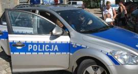 Wakacyjna wizyta dzieci z OWR Caritas w zambrowskiej komendzie policji w Zambrowie