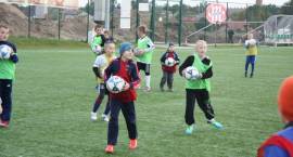 Trening grupy mlodzików w Zambrowskim Klubie Sportowym Olimpia