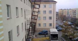 Montaż windy przy budynku przy ul. Fabryczna 3