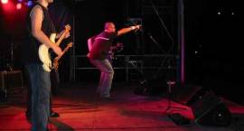 Mimo deszczu, koncert trwa dalej / Fot. GZAW