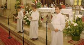 Liturgia Wielkosobotnia w kościele pw. Trójcy Przenajświętszej w Zambrowie /Fot....