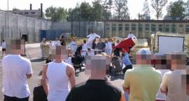 Spotkanie po przedstawieniu aktorów z osadzonymi /Fot. ZK - KO