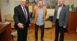 Nowy trener Olimpii powitany przez burmistrza