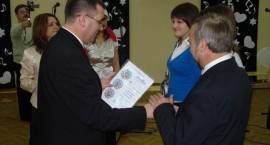 VIII Festiwal Piosenki Świątecznej w SP4 - Niech Gwiazdka w Sercu Rok Cały Trwa /Fot. z...